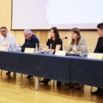 25.08.2020. Kielce. Obrady Młodzieżowego Sejmiku Województwa Świętokrzyskiego. Na zdjęciu (od lewej): Andrzej Pruś - przewodniczący Sejmiku Województwa Świętokrzyskiego, Wiaczesław Wojnarowskyj - Konsul Generalny Ukrainy, Andrzej Bętkowski - marszałek województwa świętokrzyskiego, Katarzyna Wojdan - wiceprzewodnicząca młodzieżowego sejmiku województwa świętokrzyskiego, Zofia Mogielska - przewodnicząca młodzieżowego sejmiku województwa świętokrzyskiego, Piotr Michalski - wiceprzewodniczący młodzieżowego sejmiku województwa świętokrzyskiego / Wiktor Taszłow / Radio Kielce