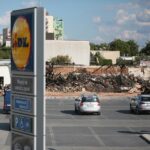 25.08.2020 Kielce. Pozostałości spalonego marketu Lidl przy ulicy Piekoszowskiej / Wiktor Taszłow / Radio Kielce