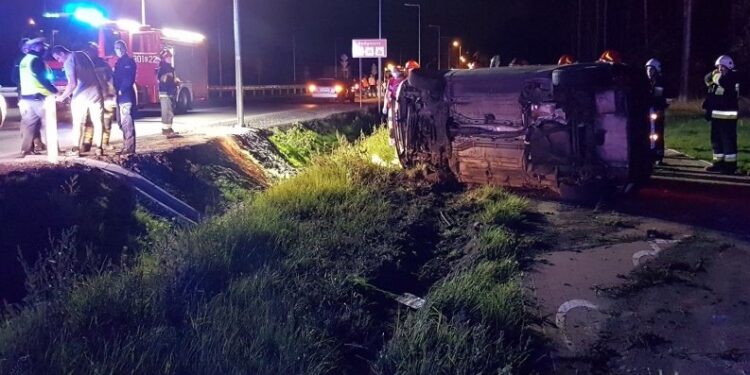 Do zdarzenia doszło między Bydgoszczą a Białymi Błotami na nowo otwartym rondzie turbinowym / Bydgoszcz998