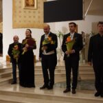 16.09.2020. Busko-Zdrój. XXVI Międzynarodowy Festiwal Muzyczny imienia Krystyny Jamroz w Busku-Zdroju. Koncert „Muzyka mistrzów” w kościele świętego Brata Alberta. Na zdjęciu (od lewej): Jacek Rogala - dyrektor Filharmonii Świętokrzyskiej, Andrzej Dziadek - kompozytor, Ewa Tracz - sopran, Jarosław Bręk - bas-baryton, Paweł Wróbel - organy i Tomasz Strahl - wiolonczela / Dorota Klusek / Radio Kielce