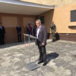 03.09.2020 Sandomierz. Uroczystości ku czci żołnierzy i kolejarzy, którzy zginęli w niemieckim nalocie na dworzec kolejowy. Na zdjceiu: radny Andrzej Bolewski / Grażyna Szlęzak-Wójcik / Radio Kielce