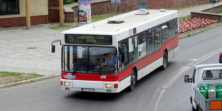 Autobus MPK Ostrowiec Św. / Emilia Sitarska / Radio Kielce