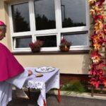 04.09.2020. Kopaniny. Otwarcie Szkoły Podstawowej w Kopaninach. Na zdjęciu: Henryk Tomasik - biskup diecezji radomskiej / Magdalena Galas-Klusek / Radio Kielce