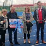 26.09.2020 Nowiny. Uroczyste otwarcie nowej siedziby klubu GKS Nowiny. Na zdjęciu (od lewej): radni gminy Sitkówka Nowiny - Renata Krzysiek-Nowakowska, Marian Wilk i Agnieszka Stępień oraz wójt Sebastian Nowaczkiewicz / Kamil Król / Radio Kielce