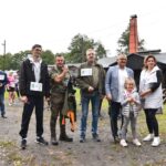 26.09.2020 Maleniec. III Bieg Rolnika. Na zdjęciu (w środku): Grzegorz Piec - starosta konecki / Magdalena Galas-Klusek / Radio Kielce