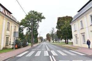 29.09.2020. Końskie. Park miejski. Droga krajowa nr 42 / Magdalena Galas-Klusek / Radio Kielce