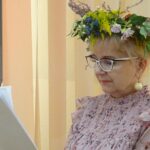 04.09.2020. Jędrzejów. Narodowe Czytanie w Miejsko-Gminnej Biblioteki Publicznej w Jędrzejowie. Na zdjęciu: Renata Kawiorska - sekretarz gminy Jędrzejów / Ewa Pociejowska-Gawęda / Radio Kielce