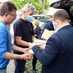 07.09.2020. Jędrzejów. Poseł Piotr Wawrzyk przekazał OPS środki ochrony / Ewa Pociejowska-Gawęda / Radio Kielce