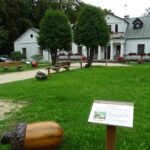 19.09.2020 Nagłowice. Nietypowe rzeźby w nagłowickim parku / Ewa Pociejowska-Gawęda / Radio Kielce