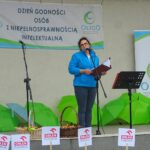 10.09.2020. Jędrzejów. IV Powiatowy Dzień Godności Osób z Niepełnosprawnością Intelektualną. Na zdjęciu: Monika Kudzia - wiceprezes Stowarzyszenia Aktywizacji Osób Niepełnosprawnych „Oligo” / Ewa Pociejowska-Gawęda / Radio Kielce