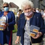 13.09.2020. Jędrzejów. Kiermasz ciast przed klasztorem Cystersów / Ewa Pociejowska-Gawęda / Radio Kielce