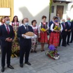 13.09.2020. Jędrzejów. Dożynki. Na zdjęciu (od lewej): Paweł Faryna, starosta jędrzejowski oraz Marcin Piszczek, burmistrz Jędrzejowa / Ewa Pociejowska-Gawęda / Radio Kielce