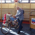 17.09.2020 Krasocin. Sesja rady gminy i powitanie rodziny repatriantów z Kazachstanu. Na zdjęciu: Stanisław Kapuściński - przedsiębiorca z gminy  Masłów / Ewa Pociejowska-Gawęda / Radio Kielce