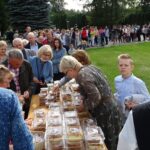 20.09.2020. Jędrzejów. Kiermasz słodkości u ojców cystersów / Ewa Pociejowska-Gawęda / Radio Kielce