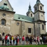 20.09.2020. Jędrzejów. Kiermasz słodkości u ojców cystersów / Ewa Pociejowska-Gawęda / Radio Kielce