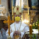 23.09.2020 Jędrzejów. Jubileuszowa msza święta w klasztorze cystersów. Na zdjęciu (w środku): biskup Jan Piotrowski / Ewa Pociejowska-Gawęda / Radio Kielce