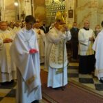 23.09.2020 Jędrzejów. Jubileuszowa msza święta w klasztorze cystersów. Na zdjęciu (w środku): biskup Jan Piotrowski / Ewa Pociejowska-Gawęda / Radio Kielce