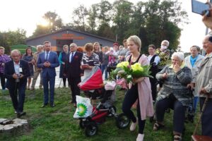 26.09.2020. Jaronowice. Odnowiona figura Matki Boskiej / Ewa Pociejowska-Gawęda / Radio Kielce