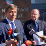 04.09.2020. Kielce. Konferencja przewodniczącego Sejmiku Województwa Świętokrzyskiego. Na zdjęciu (od lewej): Andrzej Pruś - przewodniczący Sejmiku Województwa Świętokrzyskiego i Marek Bogusławski - wicemarszałek województwa świętokrzyskiego / Michał Kita / Radio Kielce