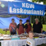 13.09.2020. Jędrzejów. Kiermasz ciast przed klasztorem Cystersów / Ewa Pociejowska-Gawęda / Radio Kielce