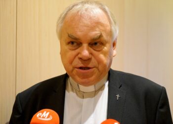 ks. Stanisław Słowik - dyrektor Caritas Diecezji Kieleckiej / Piotr Kwaśniewski / Radio Kielce