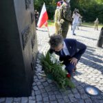 11.09.2020. Kielce. Obchody 19. rocznicy ataku na World Trade Center przed pomnikiem Homo Homini. Na zdjęciu: Krzysztof Słoń - senator PiS / Piotr Kwaśniewski / Radio Kielce