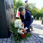 11.09.2020. Kielce. Obchody 19. rocznicy ataku na World Trade Center przed pomnikiem Homo Homini. Na zdjęciu: Krzysztof Słoń - senator PiS / Piotr Kwaśniewski / Radio Kielce