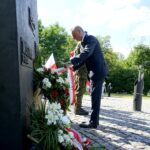 11.09.2020. Kielce. Obchody 19. rocznicy ataku na World Trade Center przed pomnikiem Homo Homini. Na zdjęciu: Zbigniew Koniusz - wojewoda świętokrzyski / Piotr Kwaśniewski / Radio Kielce