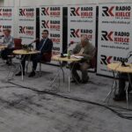 13.09.2020 Kielce. Studio Polityczne Radia Kielce Na zdjęciu od lewej:  Krzysztof Słoń - senator PiS, Agata Wojda - PO-KO, Dawid Lewicki - Konfederacja Partia KORWIN, Czesław Siekierski - PSL, Jacek Skórski - Nowa Lewica / Aneta Cielibała-Gil / Radio Kielce