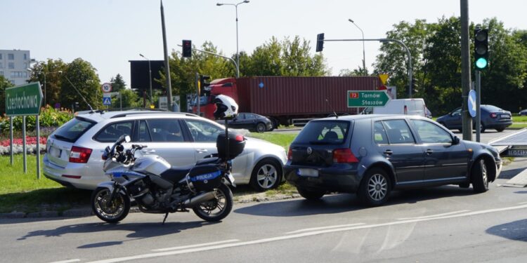 14.09.2020. Kielce. Wypadek na skrzyżowaniu ulic Seminaryjskiej i Tarnowskiej / Piotr Kwaśniewski / Radio Kielce