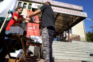 18.09.2020 Kielce. Radio Kielce. Akcja „SadziMY” / Piotr Kwaśniewski / Radio Kielce