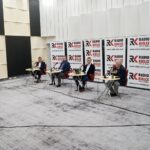27.09.2020 Kielce. Studio Polityczne Radia Kielce. Na zdjęciu (od lewej): Michał Kita - Radio Kielce, Jarosław Karyś - Prawo i Sprawiedliwość, Łukasz Mucha - Koalicja Obywatelska, Dawid Lewicki - Konfederacja, Czesław Siekierski - PSL i Andrzej Szejna - Nowa Lewica / Karol Żak / Radio Kielce