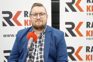 27.09.2020 Kielce. Studio Polityczne Radia Kielce. Na zdjęciu: Łukasz Mucha - Koalicja Obywatelska / Karol Żak / Radio Kielce