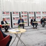 27.09.2020 Kielce. Studio Polityczne Radia Kielce. Na zdjęciu (od lewej): Michał Kita - Radio Kielce, Jarosław Karyś - Prawo i Sprawiedliwość, Łukasz Mucha - Koalicja Obywatelska, Dawid Lewicki - Konfederacja, Czesław Siekierski - PSL i Andrzej Szejna - Nowa Lewica / Karol Żak / Radio Kielce