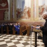 02.09.2020 Święty Krzyż. Podpisanie umowy na rozbudowę osady średniowiecznej w Hucie Szklanej. Na zdjęciu: ojciec Marian Puchała - superior klasztoru na Świętym Krzyżu / Jarosław Kubalski / Radio Kielce