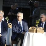 11.09.2020 Kielce. Dworek Laszczyków. Wręczenie Świętokrzyskich Nagród Muzealnych. Na zdjęciu (od lewej): poseł Krzysztof Lipiec, Zbigniew Koruba - rektor Politechniki Świętokrzyskiej i Andrzej Bętkowski - marszałek województwa / Jarosław Kubalski / Radio Kielce