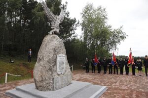 06.09.2020 Gościniec. Uroczystości przed Pomnikiem Lotników / Jarosław Kubalski / Radio Kielce