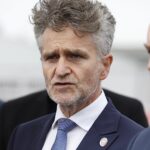 07.09.2020. Kielce. Briefing klubu radnych PiS w sprawie upamiętnienia  Kornela Morawieckiego poprzez nazwanie jego imieniem ulicy. Na zdjęciu: Krzysztof Słoń - senator PiS / Jarosław Kubalski / Radio Kielce