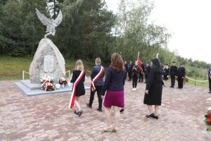 06.09.2020 Gościniec. Uroczystości przed Pomnikiem Lotników / Jarosław Kubalski / Radio Kielce