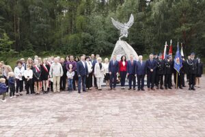 06.09.2020 Gościniec. Uroczystości przed Pomnikiem Lotników / Jarosław Kubalski / Radio Kielce