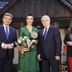 11.09.2020 Kielce. Dworek Laszczyków. Wręczenie Świętokrzyskich Nagród Muzealnych. Na zdjęciu (od lewej): Andrzej Pruś - przewodniczący sejmiku województwa, Wioletta Sobieraj - wicedyrektor Muzeum Przyrody i Techniki w Starachowicach, Andrzej Bętkowski - marszałek województwa, Anna Buras - radna sejmiku wojewódzkiego / Jarosław Kubalski / Radio Kielce