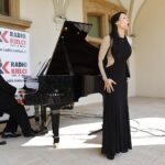 05.09.2020 Kielce. „Chopinowskie inspiracje” w ogrodzie włoskim Pałacu Biskupów Krakowskich. Na zdjęciu: Artur Jaroń i Joanna Woś / Jarosław Kubalski / Radio Kielce