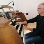 09.09.2020. Busko-Zdrój. organy parafialne w kościele św. Brata Alberta w Busku-Zdroju. Na zdjęciu: Marek Piontkowski - organmistrz / Marta Gajda / Radio Kielce