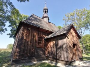 13.09.2020 Chotelek Zielony. Zabytkowy kościółek św. Stanisława - prace modernizacyjne / Marta Gajda / Radio Kielce