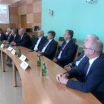 10.09.2020. Staszów. Podpisanie umowy w sprawie budowy portu przeładunkowego w Grzybowie / Grażyna-Szlęzak-Wójcik / Radio Kielce