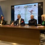 11.09.2020 Kielce. Na zdjęciu (od lewej): Małgorzata Świeca-Dzierżak, wojewoda Zbigniew Koniusz, ks. Marek Wesołowski - proboszcz parafii Wniebowzięcia Najświętszej Maryi Panny w Strożyskach i Anna Żak - świętokrzyski wojewódzki konserwator / Monika Miller / Radio Kielce