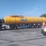 15.09.2020 Występa. Z cysterny wyciekł ciekły asfalt / Wojewódzki Inspektorat Transportu Drogowego w Kielcach
