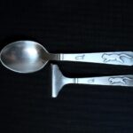 09.09.2020 Starachowice. Eksponaty z wystawy „Zastawa stołowa” przygotowywanej przez Muzeum Przyrody i Techniki. Zestaw dla dzieci / MPiT