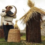 26.09.2020 Chęciny. Pokaz poświęcony bartnictwu i pszczelarstwu / Jarosław Kubalski / Radio Kielce