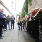 02.09.2020 Kielce. Wzgórze Zamkowe. Uroczystości w 75. rocznicę powstania WiN. Z lewej poseł Krzysztof Lipiec, z prawej starosta kielecki Mirosław Gębski / Jarosław Kubalski / Radio Kielce